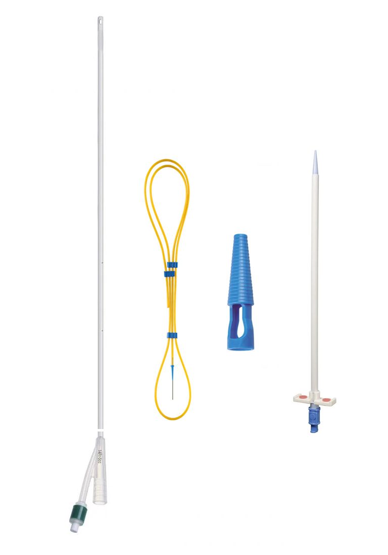 Das SUPRAVISION-INTEGRAL Dilatationswechselset umfasst einen durchsichtigen Blasenkatheter, einen gelben Führungsdraht mit Nadel, einen blauen Kunststoffdilatator und eine weiße Einführnadel mit blauem Ansatz, alles vertikal auf weißem Hintergrund dargestellt.