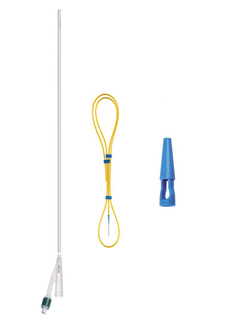 Das SUPRAVISION-INTEGRAL Wechselset umfasst einen langen, durchsichtigen Katheter mit Konnektoren, eine gelbe Führungsdrahtschlaufe mit Nadel und einen blauen Kunststoffadapter, alles auf weißem Hintergrund dargestellt.